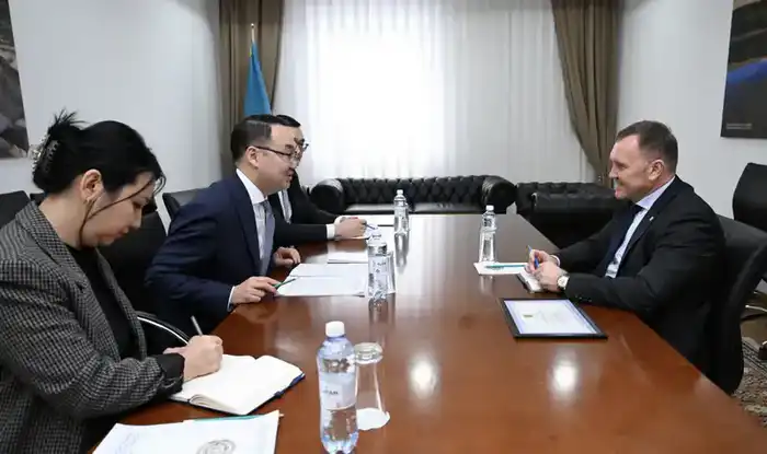 Казахстан и УВКБ ООН: Партнёрство в защите беженцев как светлый маяк надежды {city2}