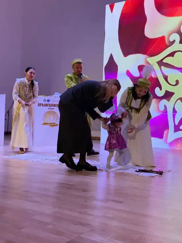 Семейные традиции как звёзды: в Алматы выбрали лучшую семью к 30-летию АНК {city2}