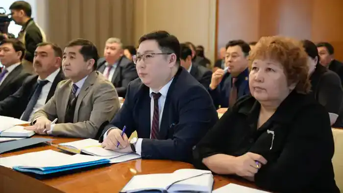 В акимате ВКО обсудили ход реализации задач, поставленных в начале года (5)