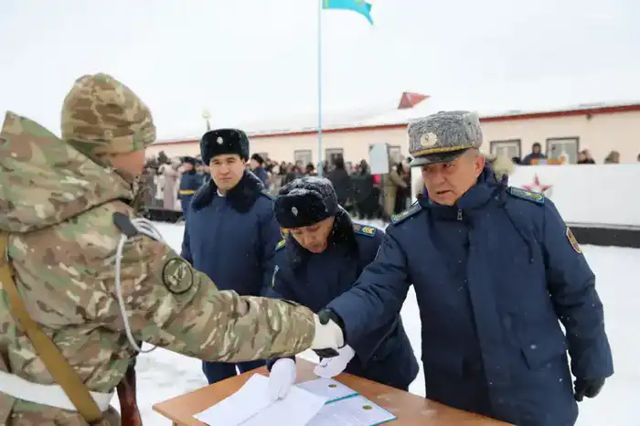 Клятва верности: новые защитники Отечества на присяге {city2}