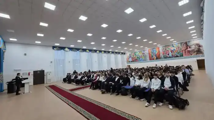 Как школьники Астаны учатся ловить цифровых мошенников? {city2}