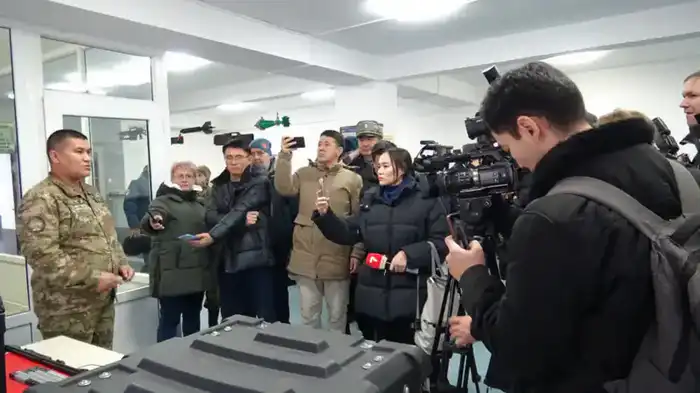 В Алматы журналистов ознакомили со спецификой обучения в военных учебных заведениях МО РК {city2}