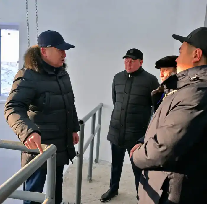 Аким Павлодарской области Асаин Байханов совершил рабочую поездку в Баянаульский район, где оценил ход реализации ключевых инфраструктурных, проектов (5)
