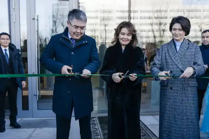 В Атырау открылось новое здание областного филиала Halyk Bank (8)