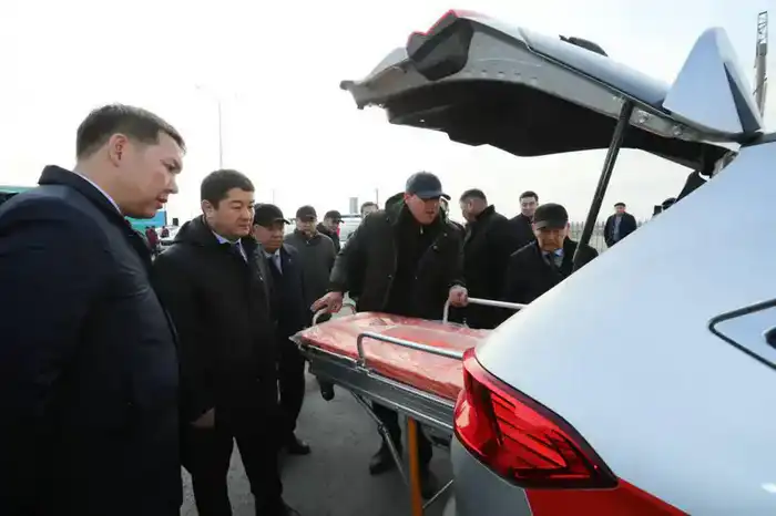 В Мангистауской области медицинским учреждениям передали новые санитарные автомобили {city2}