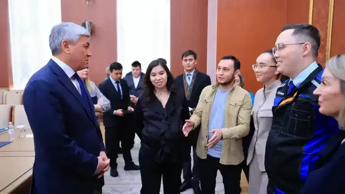 Выпускники «Талдау мектебі» представили решения для удержания молодёжи в Карагандинской области {city2}