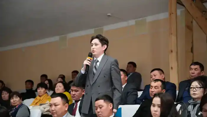 Аким ВКО провел встречу с населением района Самар (4)