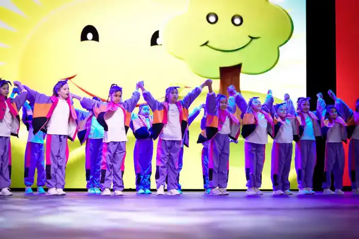 Международный вокальный конкурс поддерживает таланты детей-сирот в столице {city2}