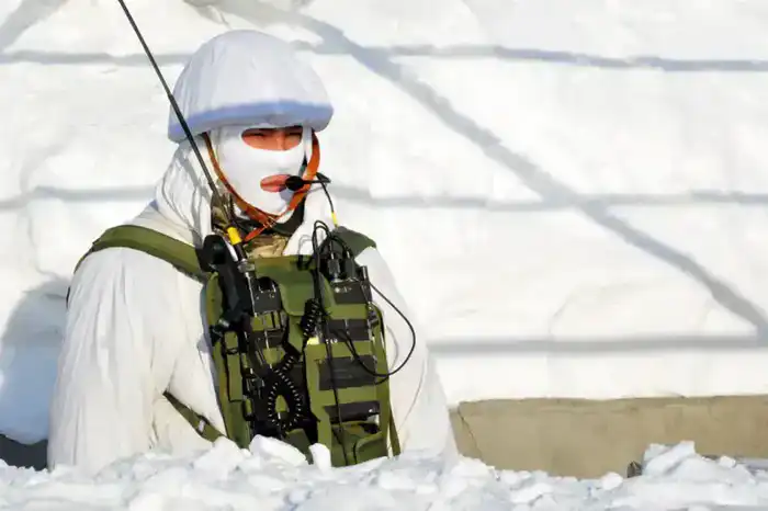 Подготовка Вооруженных сил к учениям: возможные ограничения на передвижение {city2}