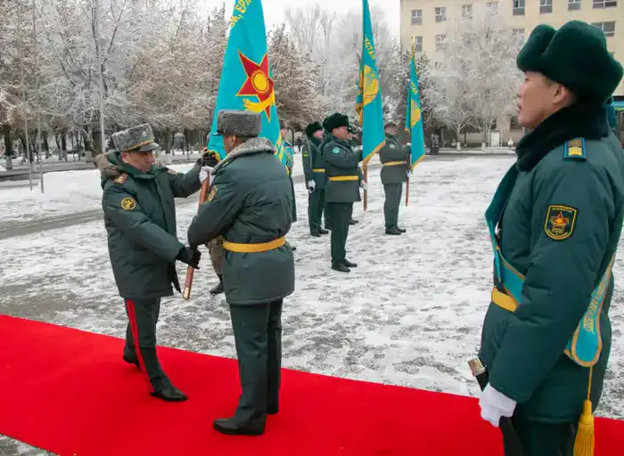 Воинским частям Десантно-штурмовых войск вручили Боевые знамена (9)