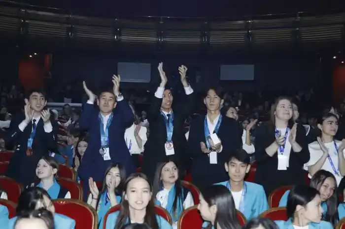 193 награды разыграны на Республиканской олимпиаде по общественно-гуманитарному направлению для учащихся сельских школ (9)