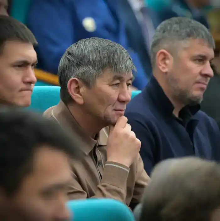 Сегодня аким области Асаин Байханов встретился с жителями Щербактинского района и обсудил актуальные вопросы (2)