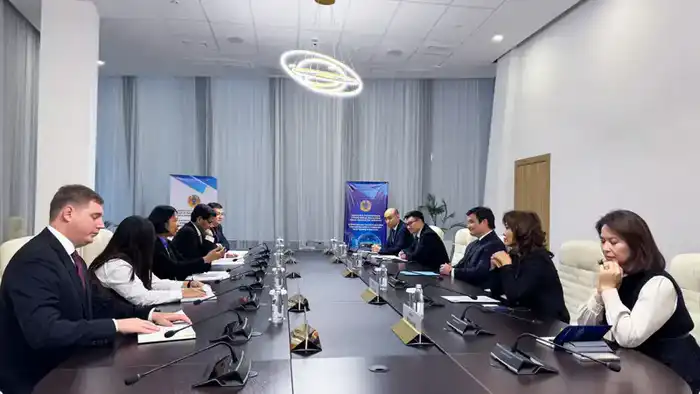 Обсуждение ключевых реформ и совместных проектов на встрече АспиР и АБР {city2}