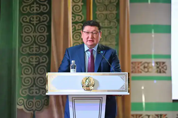 Инвестиции и новые возможности: Аким области обсуждает будущее Аягозского района с жителями {city2}