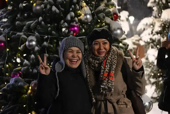 В Алматы зажгли главную новогоднюю ёлку (2)