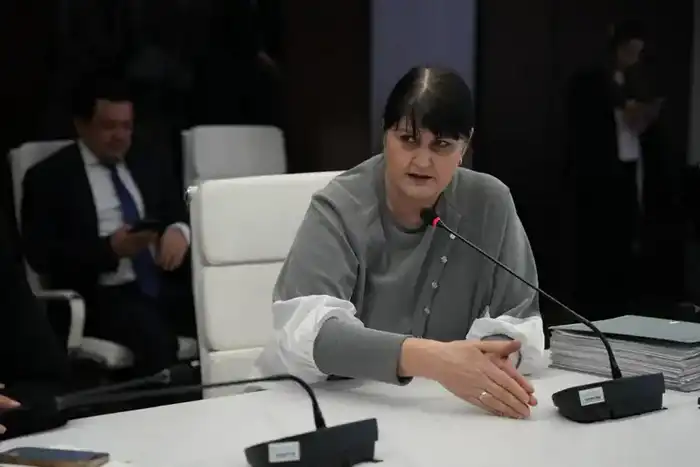 Министр юстиции РК Ерлан Сарсембаев: Встреча с гражданами в условиях правосудия {city2}