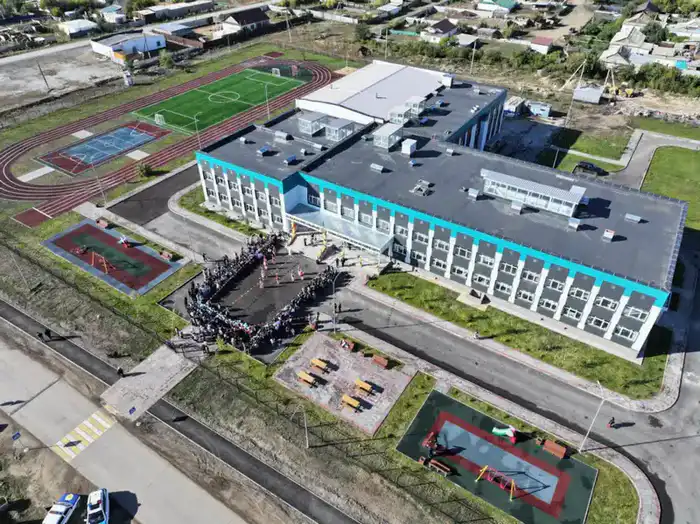 Создание 86000 ученических мест через средства от коррупционеров {city2}