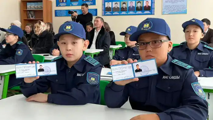 Открытие полицейского класса «Жас сақшы» в Каркаралинском районе как шаг к укреплению правопорядка среди молодежи {city2}