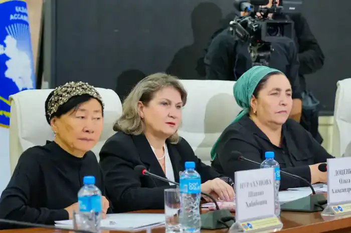 Семейные ценности и женская сила: обсуждение основ будущего в Астане {city2}