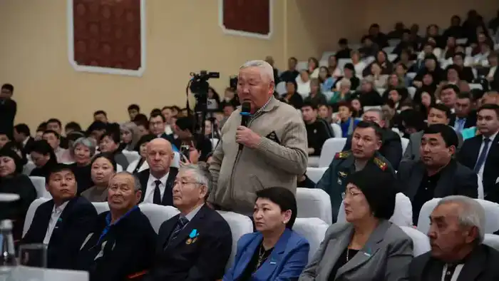 Аким ВКО провел встречу с населением района Самар (5)