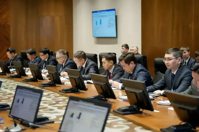 В области Абай обсудили развитие дорожной инфраструктуры (4)