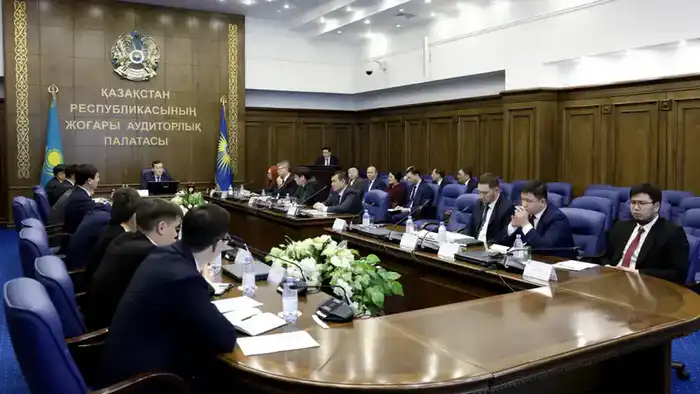Необходимость улучшения контроля за естественными монополиями обсуждена на заседании Высшей аудиторской палаты РК {city2}