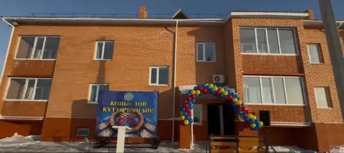 В Егиндыкольском районе вручили ключи от новых квартир (2)