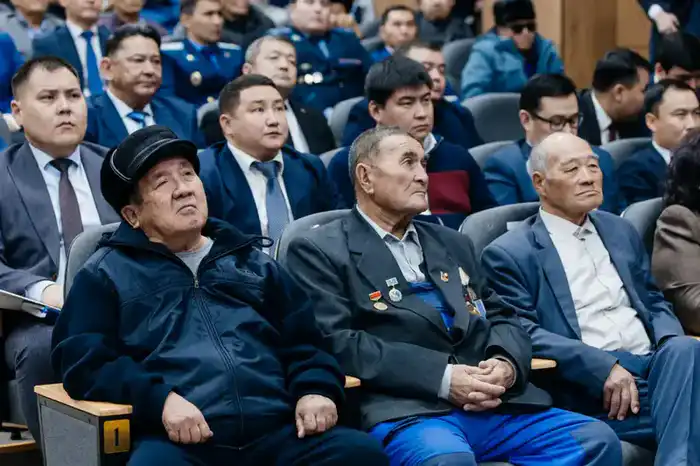 Серик Шапкенов встретился с жителями Жылыойского района (3)