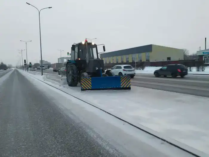 Более 1 300 единиц спецтехники задействованы в снегоуборке в Астане (7)