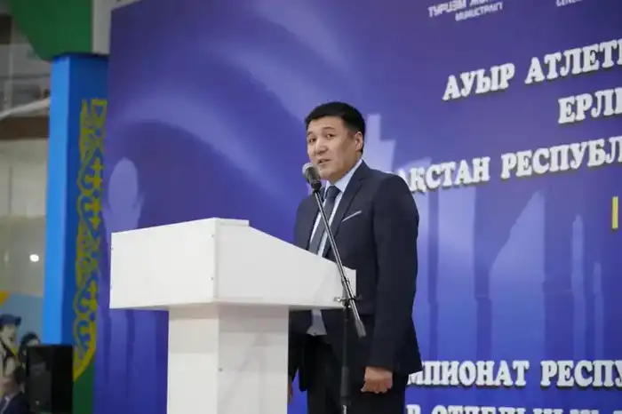 Битва титанов в Астане по тяжелой атлетике {city2}