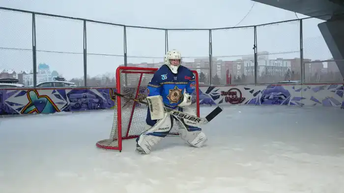 Мужество и командный характер: казахстанские спасатели покоряют международный хоккейный лед (5)