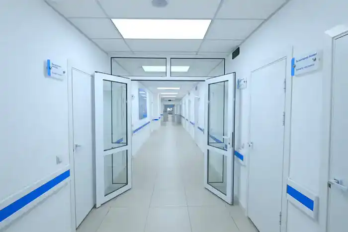 Глава региона осмотрел новую пристройку к центральной больнице (8)