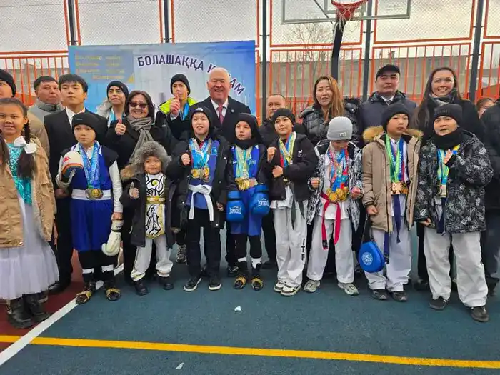 В Темиртау открыли 30 современных спортивных площадок для школьников (3)