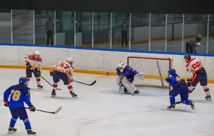 Сборная МЧС Казахстана принимает участие в международном хоккейном турнире спасателей (8)