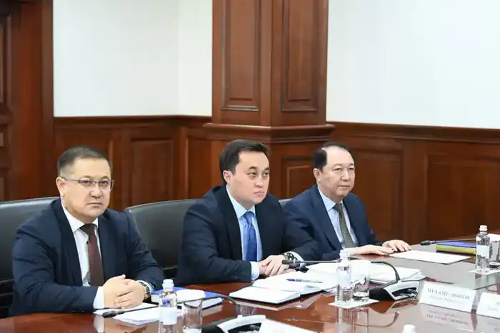 Цифровизация обрабатывающей промышленности: международные тенденции и достижения {city2}