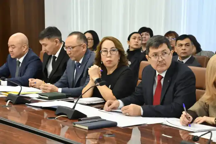 Министр просвещения Казахстана Жулдыз Сулейменова провела совещание с руководителями территориальных департаментов по вопросам качества образования {city2}