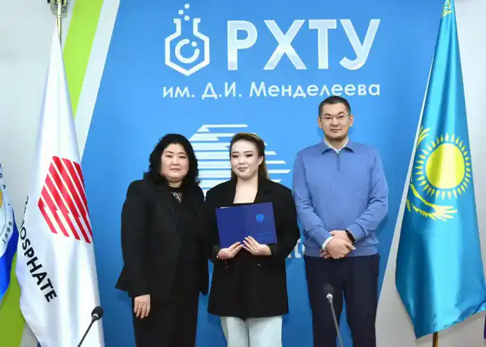 В Таразе вручены первые двойные дипломы выпускникам совместной программы РХТУ и Университета Дулати (7)