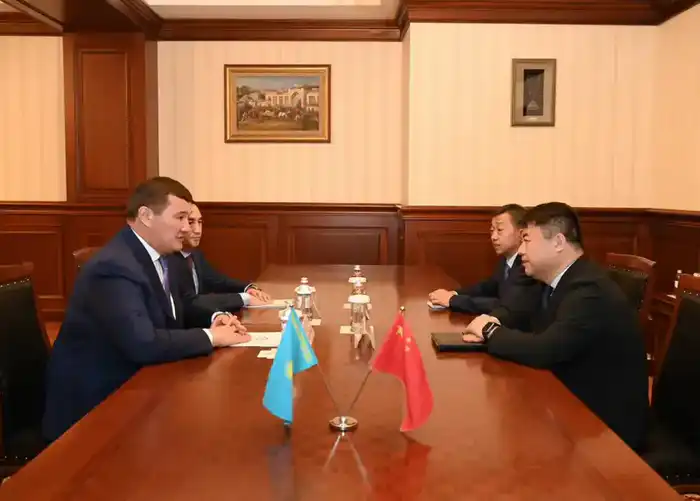 Аким области обсуждает социальные инициативы и развитие нефтегазового сектора с президентом «Петро Казахстан Инк» {city2}