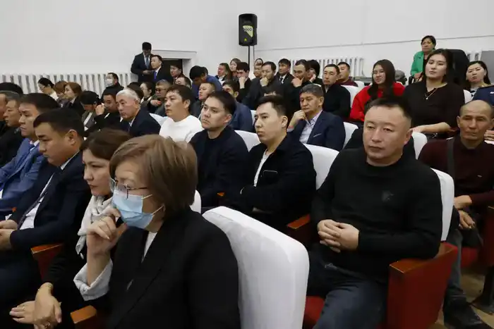 В Аксуском районе по итогам года очередь на жилье сократится на 12% (2)