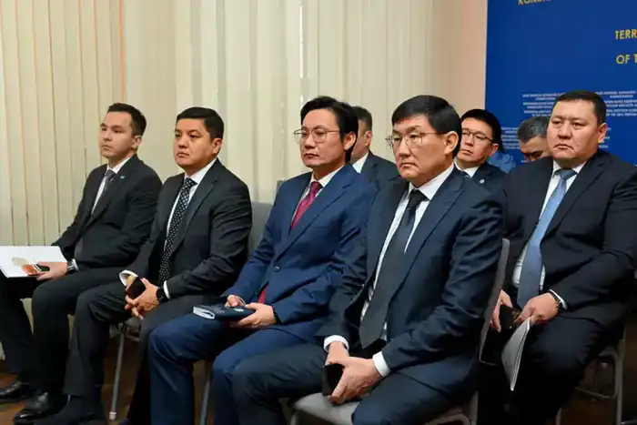 Горожане Семей получили ответы на свои вопросы на личном приеме акима области {city2}