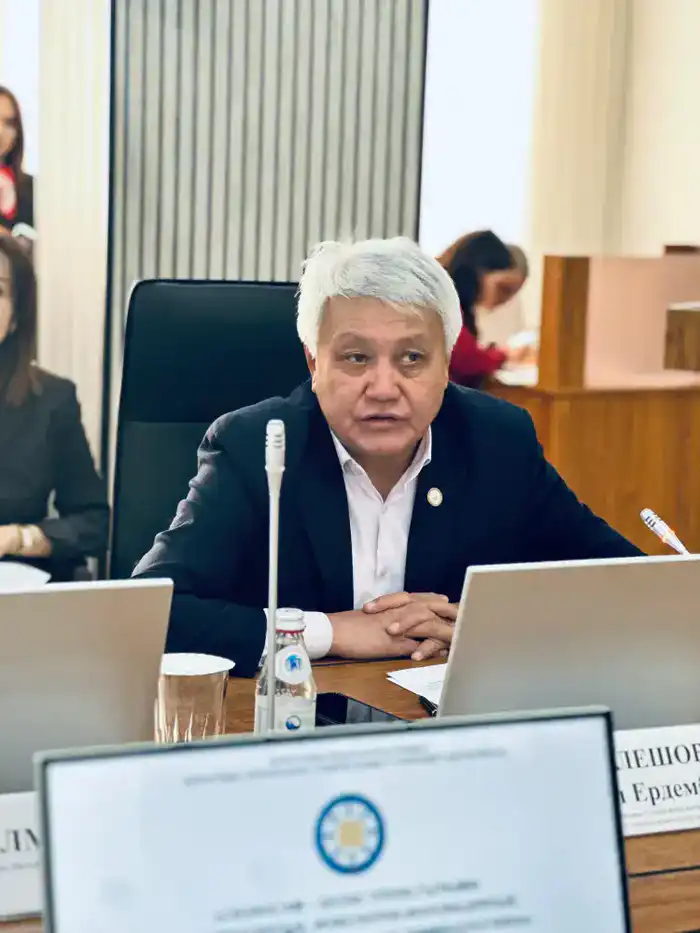 Развитие казахского языка в научной и технической сферах: итоги первого этапа проекта «СӨЗЖАСАМ» в Караганде {city2}