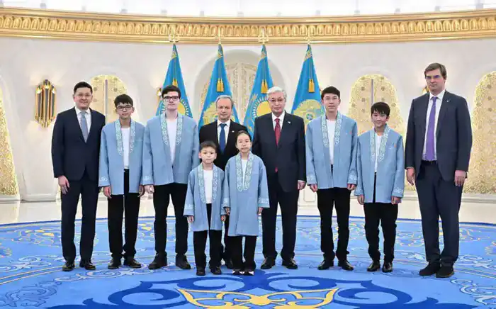 Встреча главы государства с победителями мировых шахматных чемпионатов: новые перспективы для развития шахмат в Казахстане {city2}