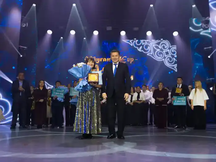 В ВКО прошёл итоговый гала-концерт творческих коллективов городов и районов региона (3)