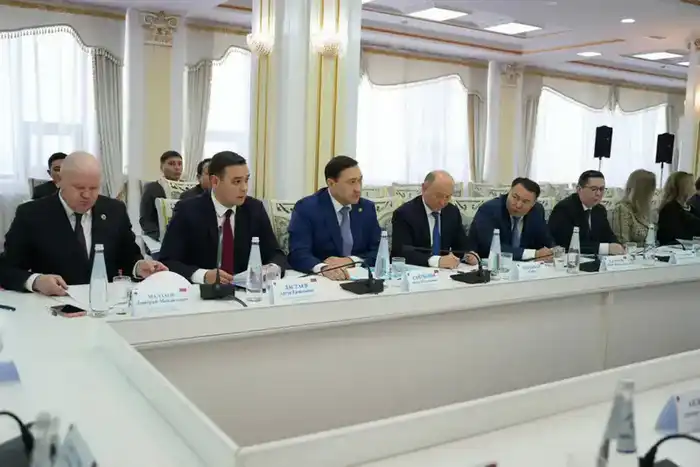 Министр юстиции Ерлан Сарсембаев на круглом столе: строим мосты между антикоррупционной устойчивостью и правами человека {city2}