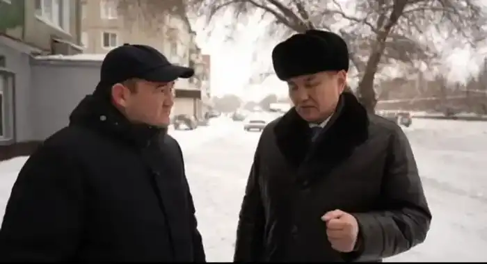 Аким ВКО отметил важность зимней уборки улиц и работы общественного транспорта в Усть-Каменогорске {city2}