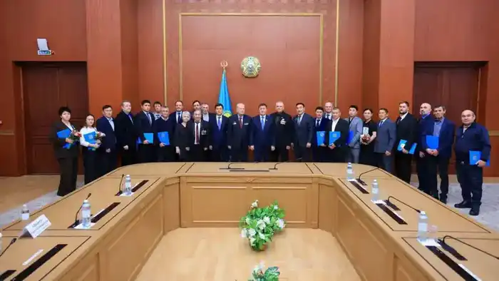 В Карагандинской области чествуют энергетиков за вклад в обеспечение устойчивого энергоснабжения {city2}