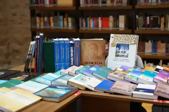 В крупнейшей библиотеке Стамбула впервые открылся научно-литературный уголок Казахстана (6)