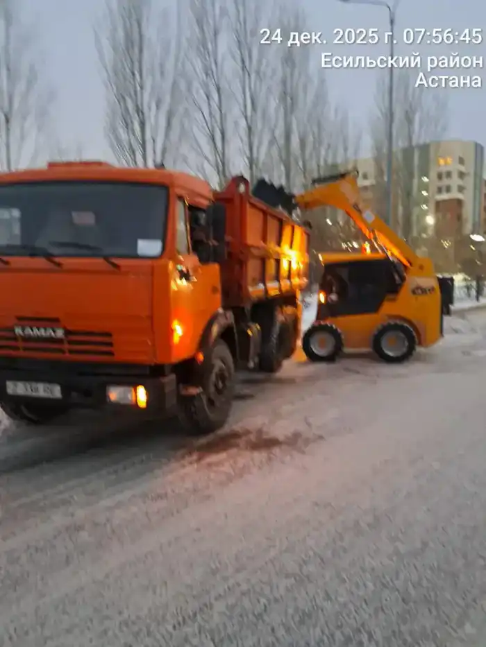 Более миллиона кубометров снега вывезли коммунальщики из Астаны (5)