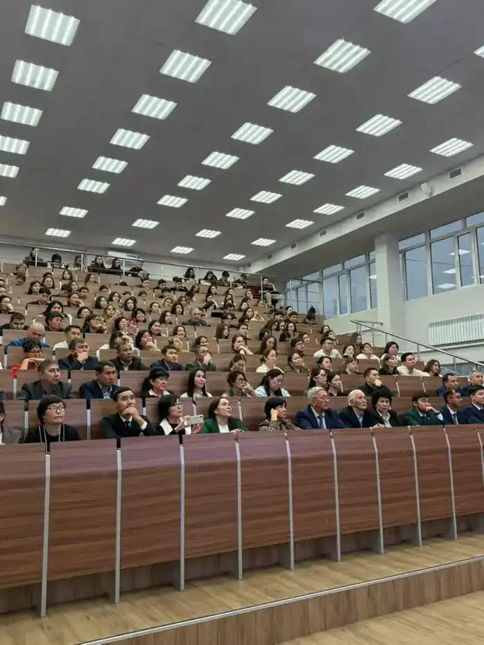 В Астане прошла дискуссия о сохранении земельных ресурсов Казахстана {city2}