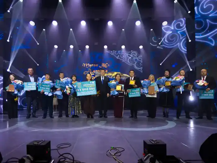 В ВКО прошёл итоговый гала-концерт творческих коллективов городов и районов региона (6)